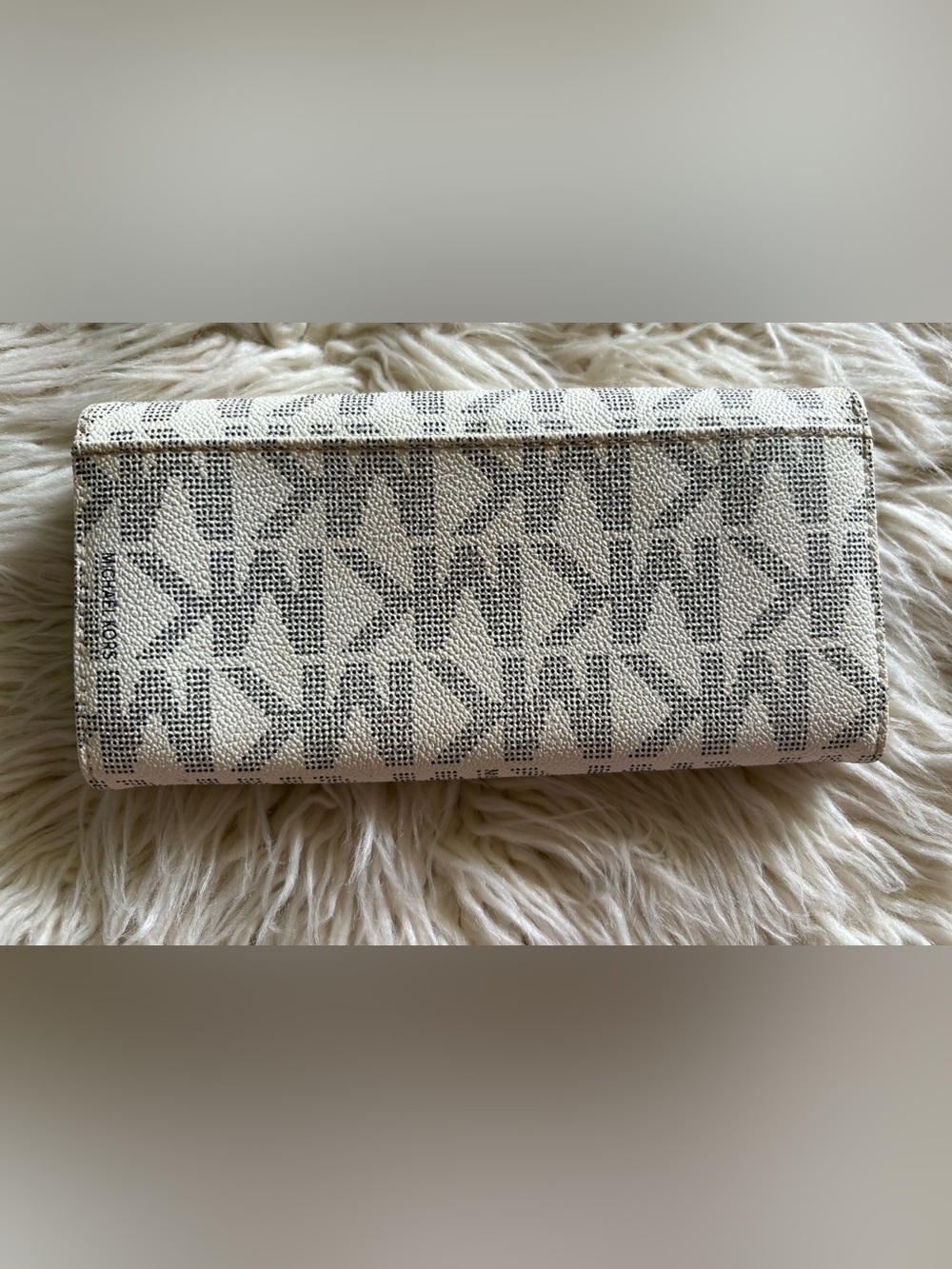 Michael Kors Vanilla Signature MK Logo Fulton Flap Continental Wallet Clutch EUC - Picture 11 of 16